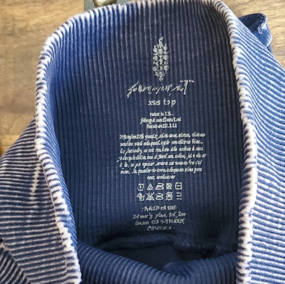 💙 Free People Ultra High Rise Happiness Runs Leggings 💙 - Picture 6 of 16